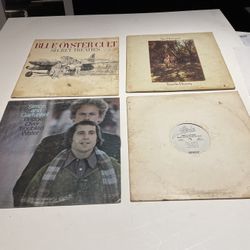 Great selection of vinyl records from the 1970s. This won’t last long Cincinnati. Make an offer!