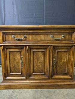 DREXEL Flip-top Serving Buffet