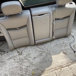 Cadillac xts 13-19 rear upper seats