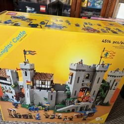 LEGO® Icons #10305 Lion Knights' Castle