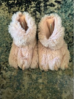Girl pink slippers