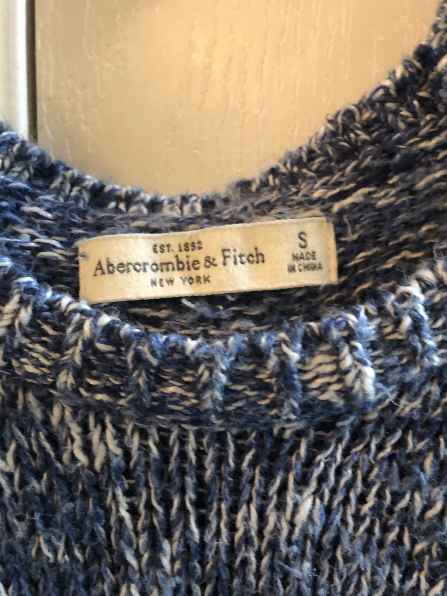 Abercrombie & Fitch Blue & White Knit Sweater, Small