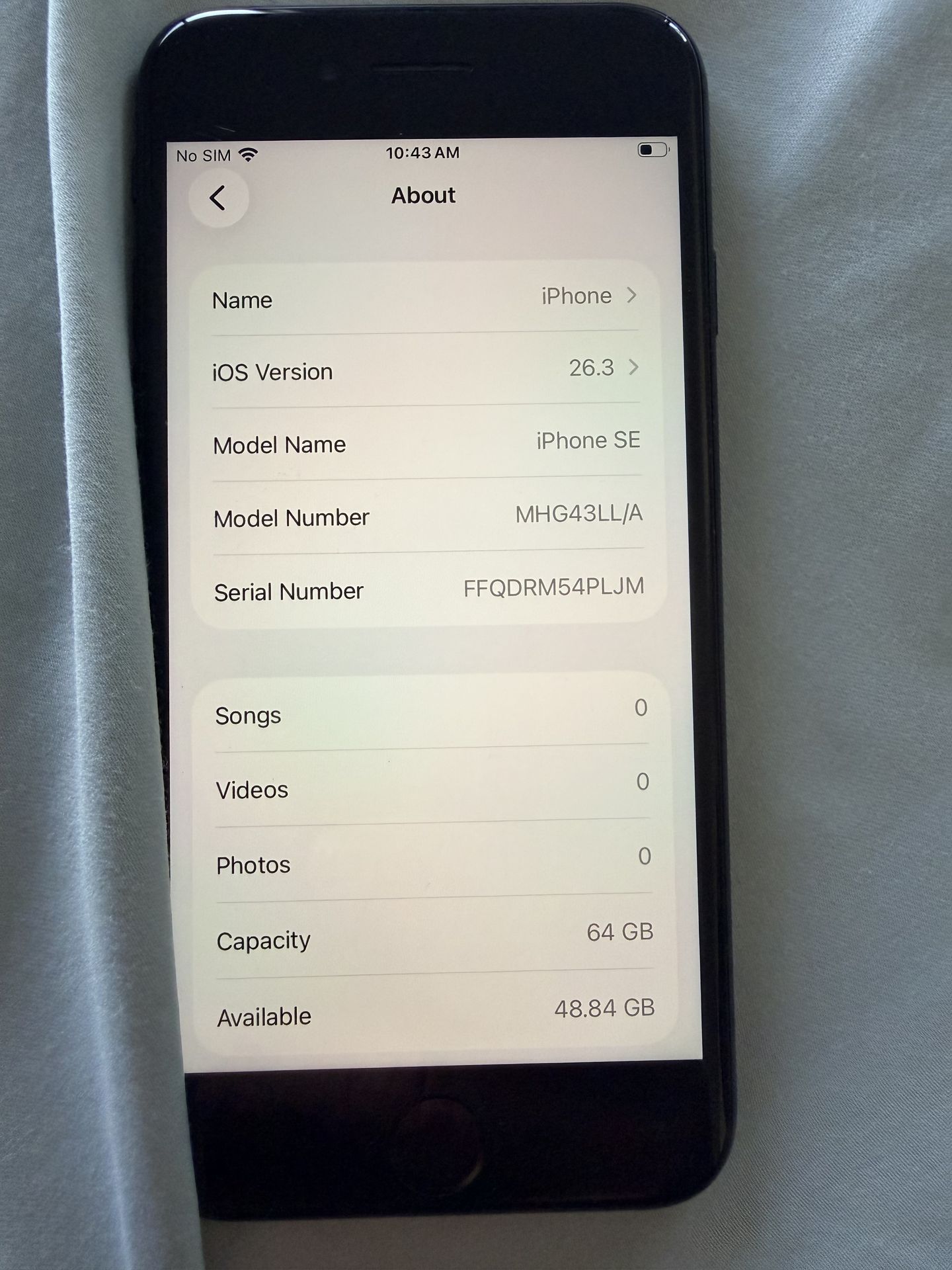 Apple Iphone se 64gb unlocked $50 can use with any sim network globally