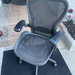 Herman Miller Aeron Chair Size B 