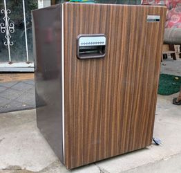 Samsung Mini Refrigerator with Freezer Compartment - Works great!