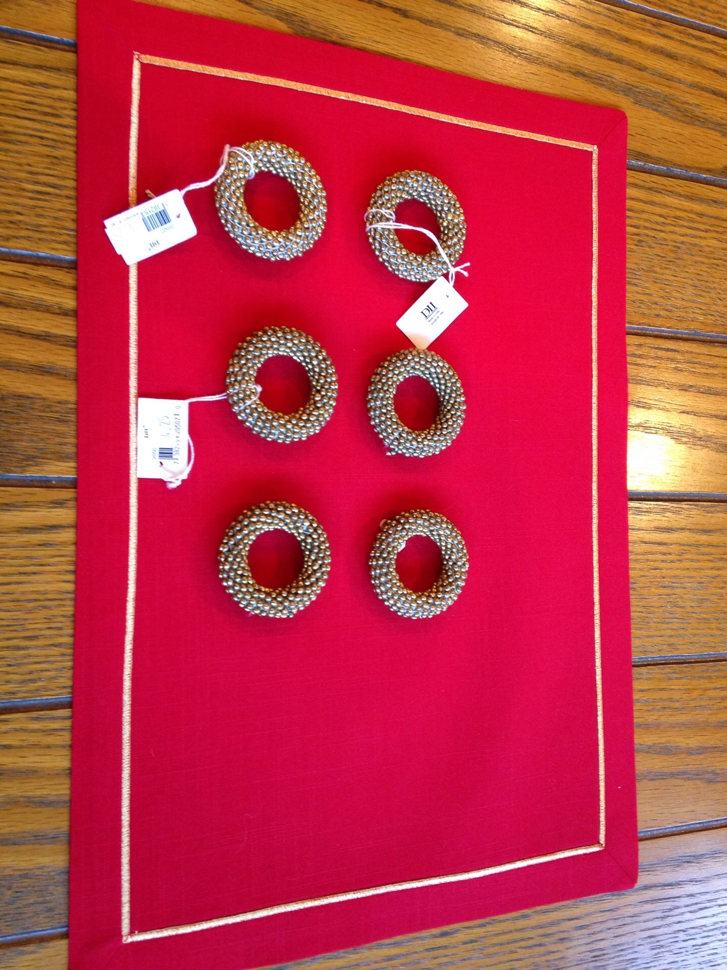 6 Red Placemats with 6 napkin holders