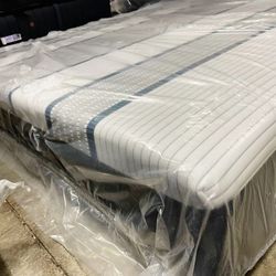 Queen Mattress Serta - iSeries Hybrid 2000