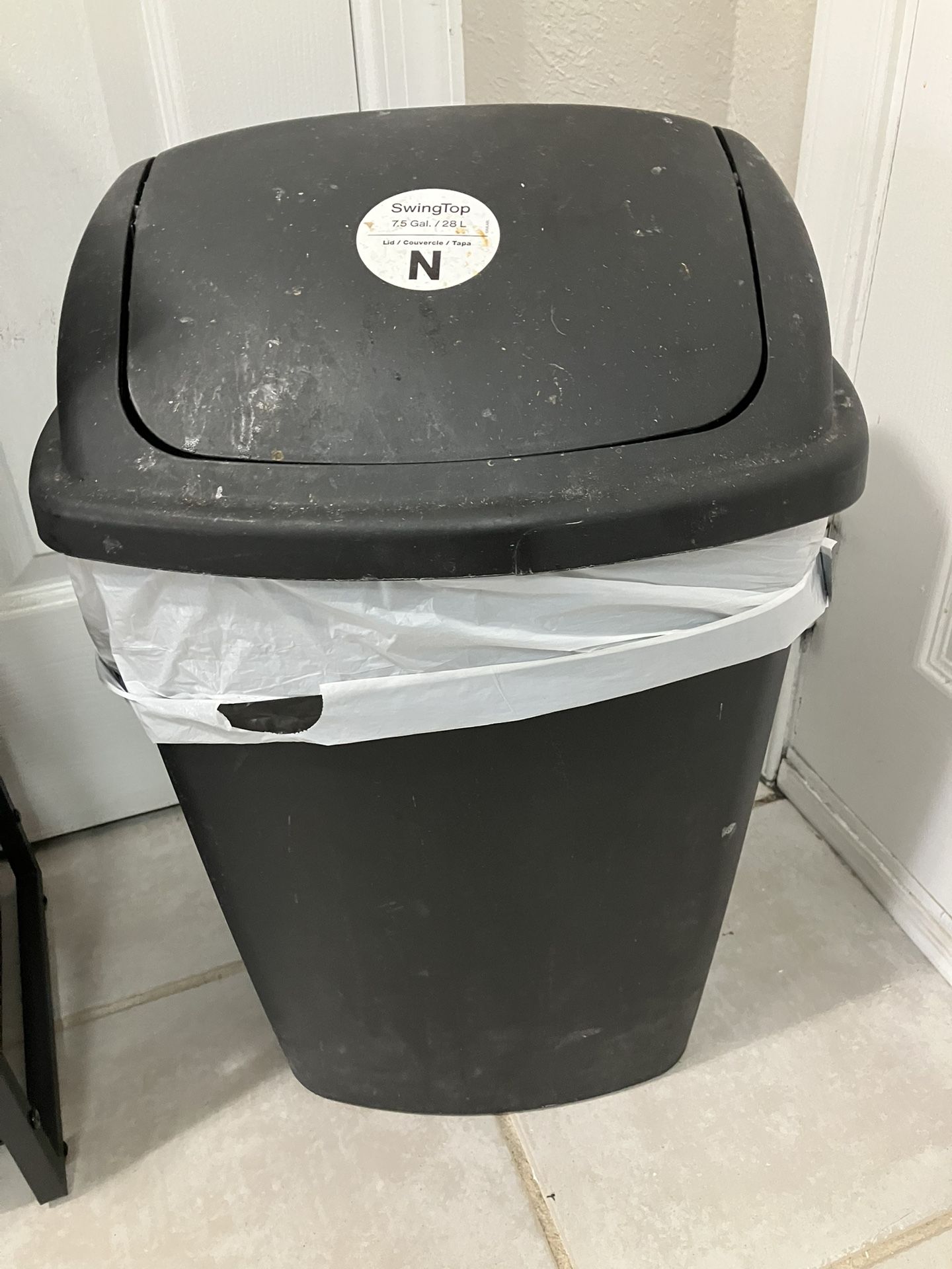 TRASH CAN 7.5 GAL SWING TOP