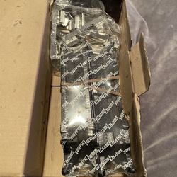 New Front Ceramic Brake Pads for Chevy Silverado Tahoe Sierra Yukon Escalade