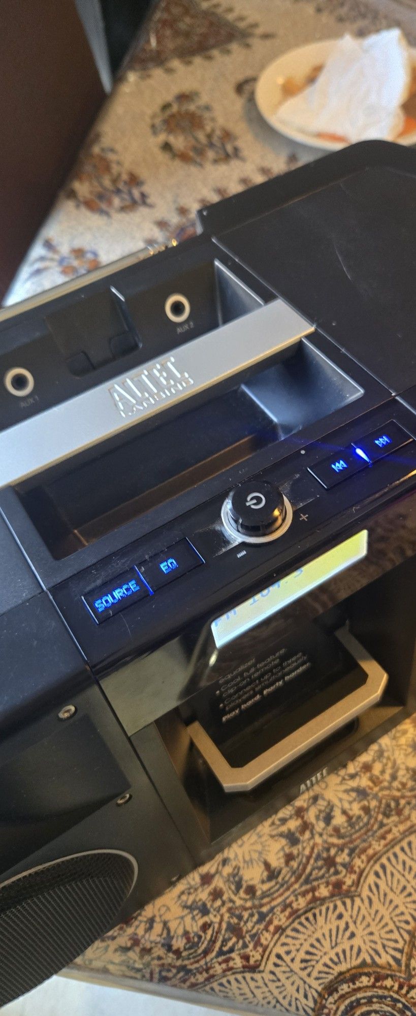 ALTEC Lansing Boombox .Great Sound, U Can Get The Bluetooth adapter
Pick up in Sun Valley