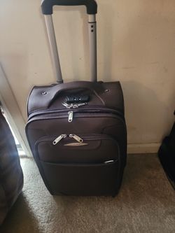 Bella Lux Carry On   In Very Good Condition 