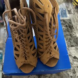 $20 Heels For Sale Size 8.5