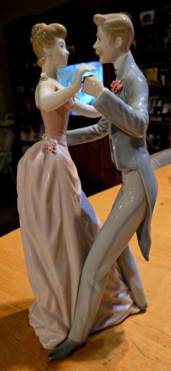 Lladro - Anniversary Waltz #1372