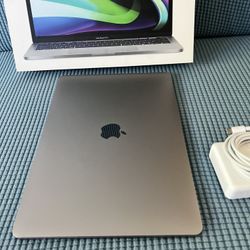Macbook Pro 16GB Final Cut Ableton Live Logic Pro Photoshop Premiere Office 