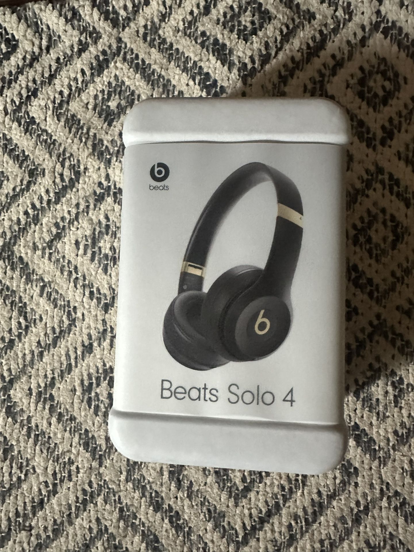 Wireless Beats Solo 4