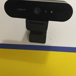 Logitech - 4K Pro 4096 x 2160 Webcam with Noise-Canceling Mic