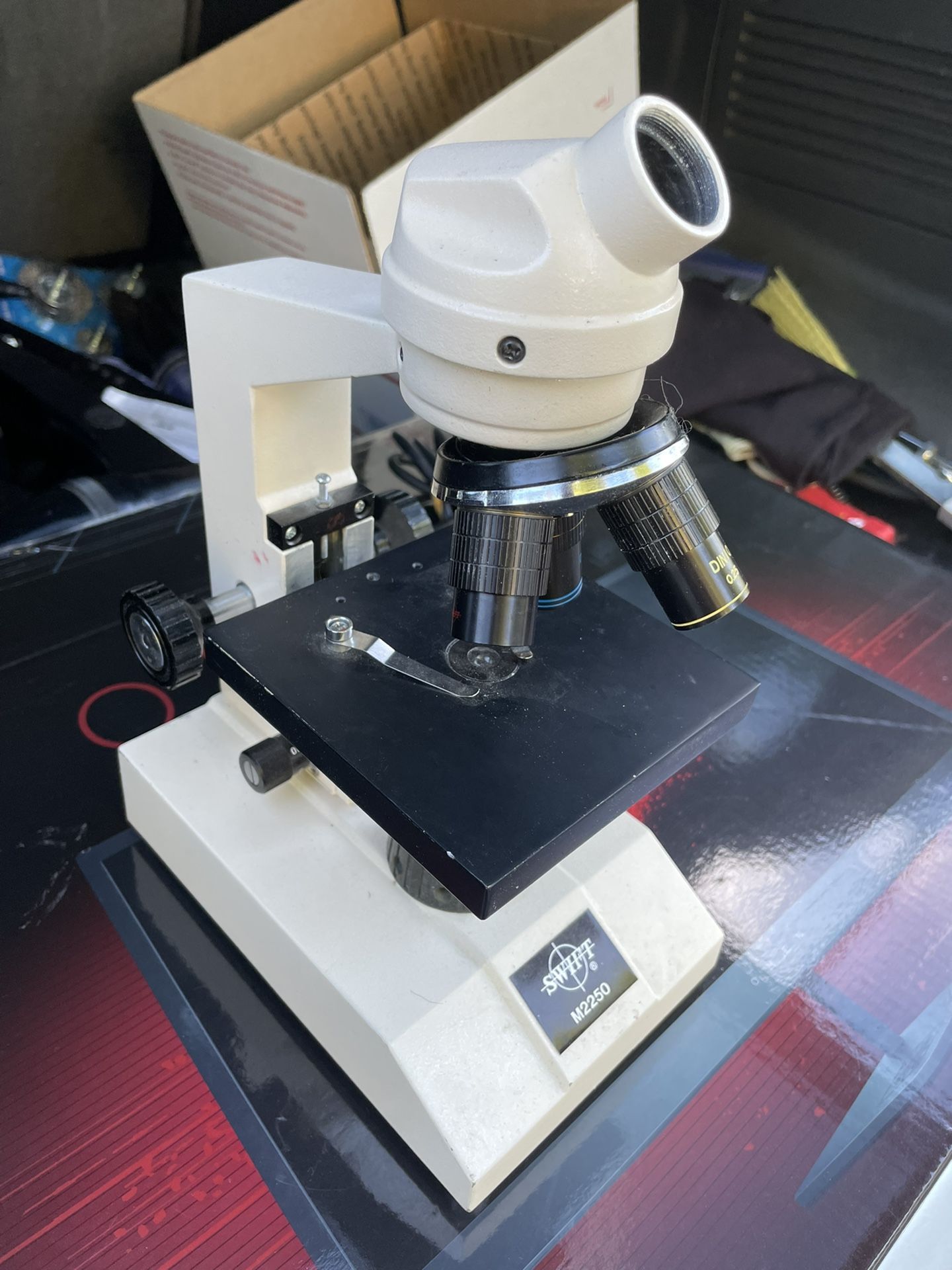 Swift M2251 Student Microscope
