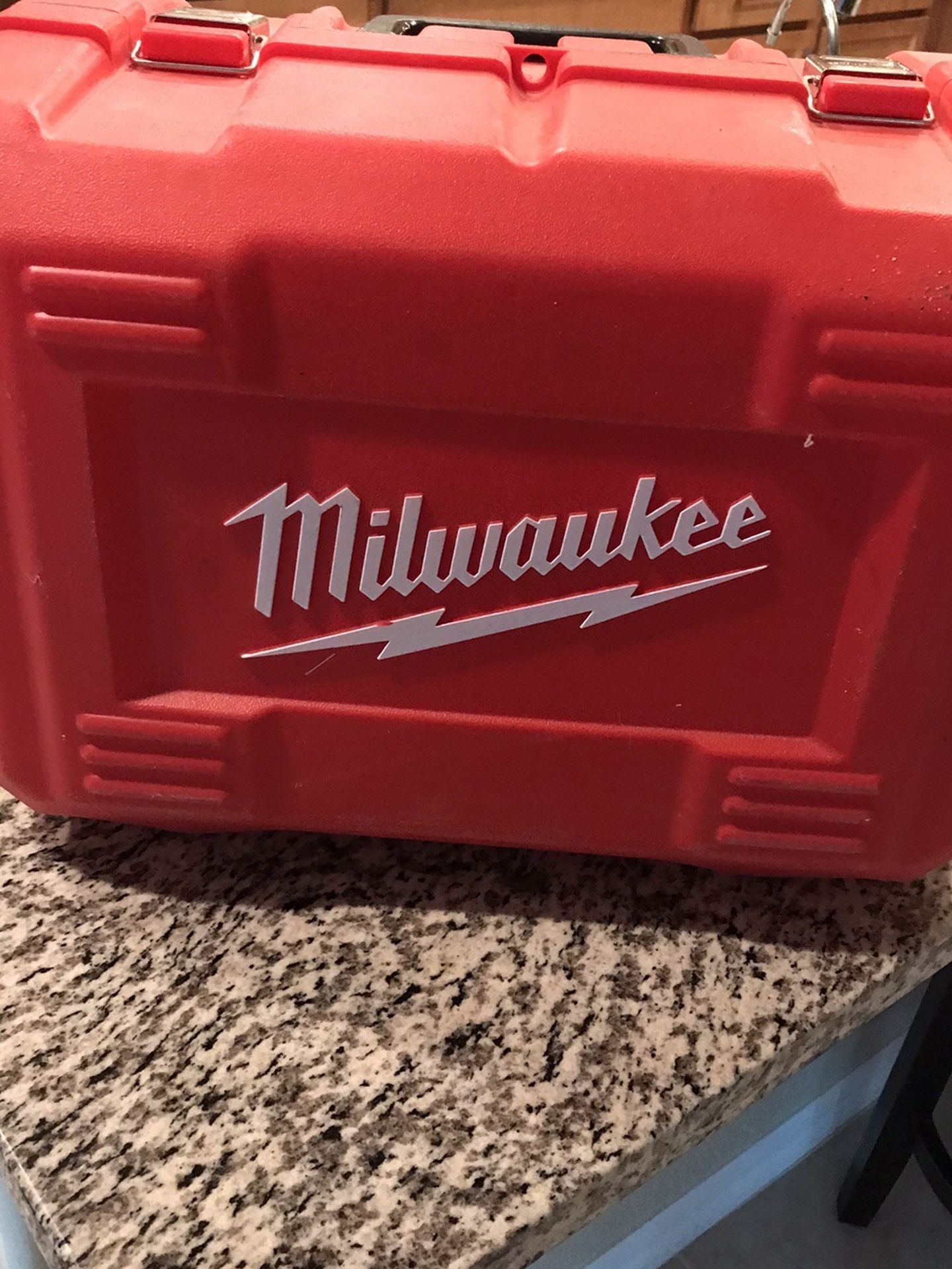 MILWAUKEE STRONG BOX 19” x 12” X 12