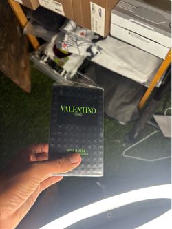 Valentino Uomo Born in Roma Eau de Toilette 3.4 oz
