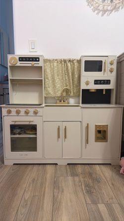 Tiny Land play kitchen