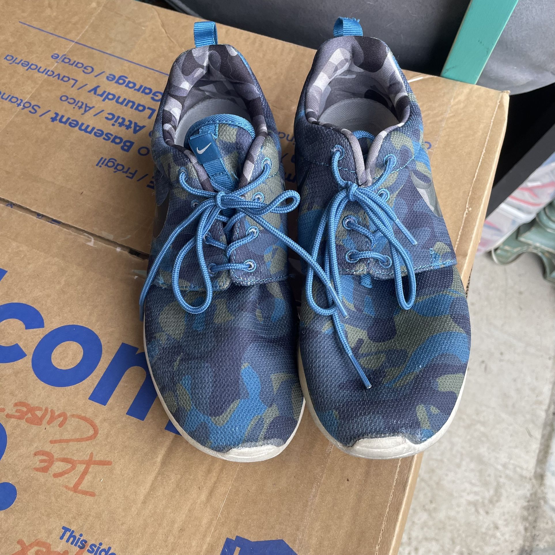 Blue Camo Women’s Nike Roshe Shoes