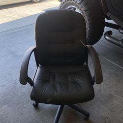 Black Desk Chair