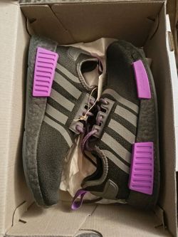 Woman shoes $25 Adidas (New)