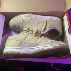 Nike Dunks 
