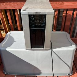 Cuisinart 8-bottle wine Cellar - compact, and stylish