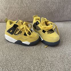 Air Jordan 4 Retro Lightning