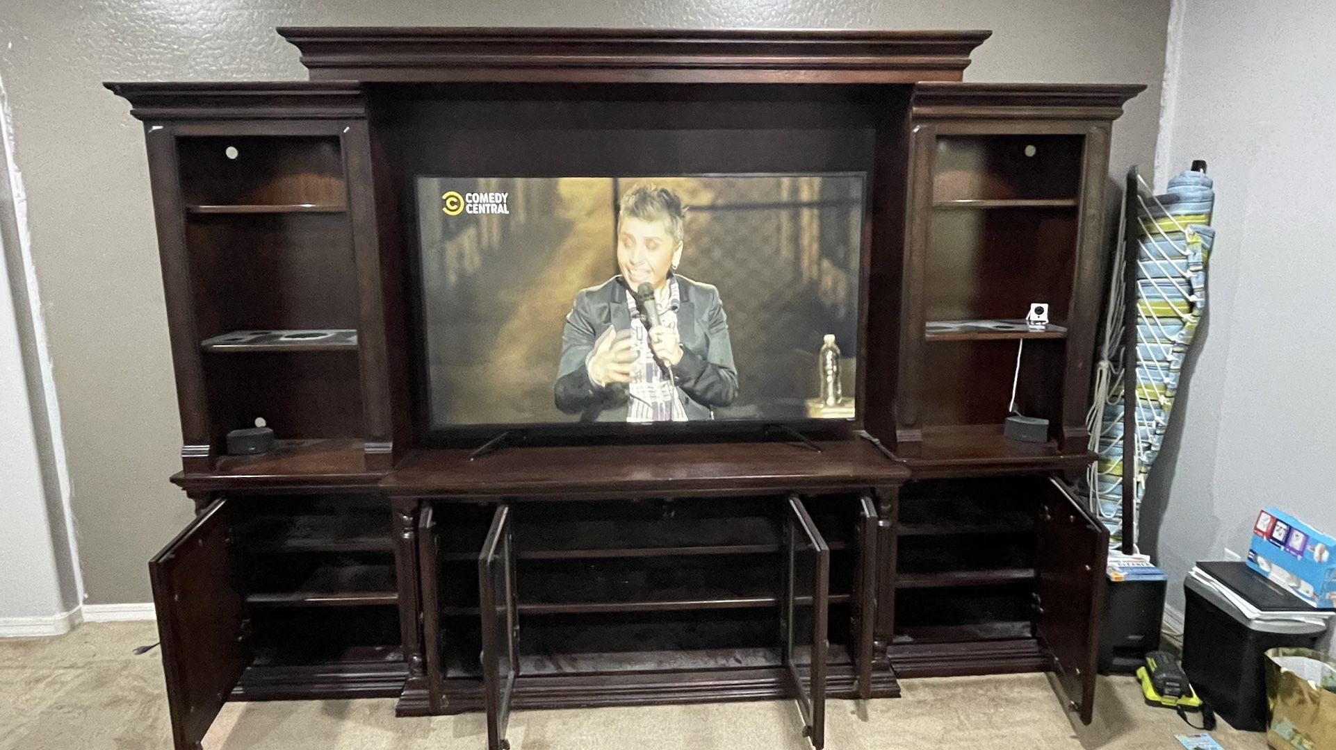 Free Entertainment center furniture for Sale in Queen Creek, AZ OfferUp