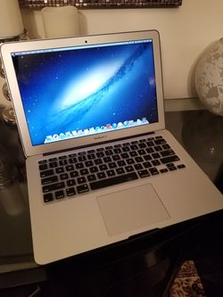 Macbook Air Early 2014 (Price Firm)