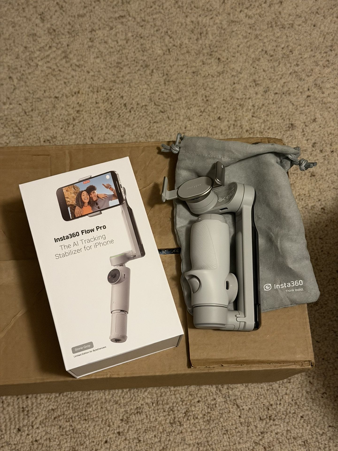 Insta360 Flow Pro - AI-Powered Gimbal Stabilizer for Smartphone