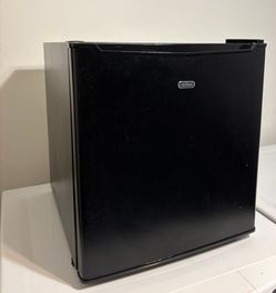 Mini fridge
