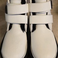 *Brand New* Kids Youth UGG Neumel Platform White Leather Boots Sz 2