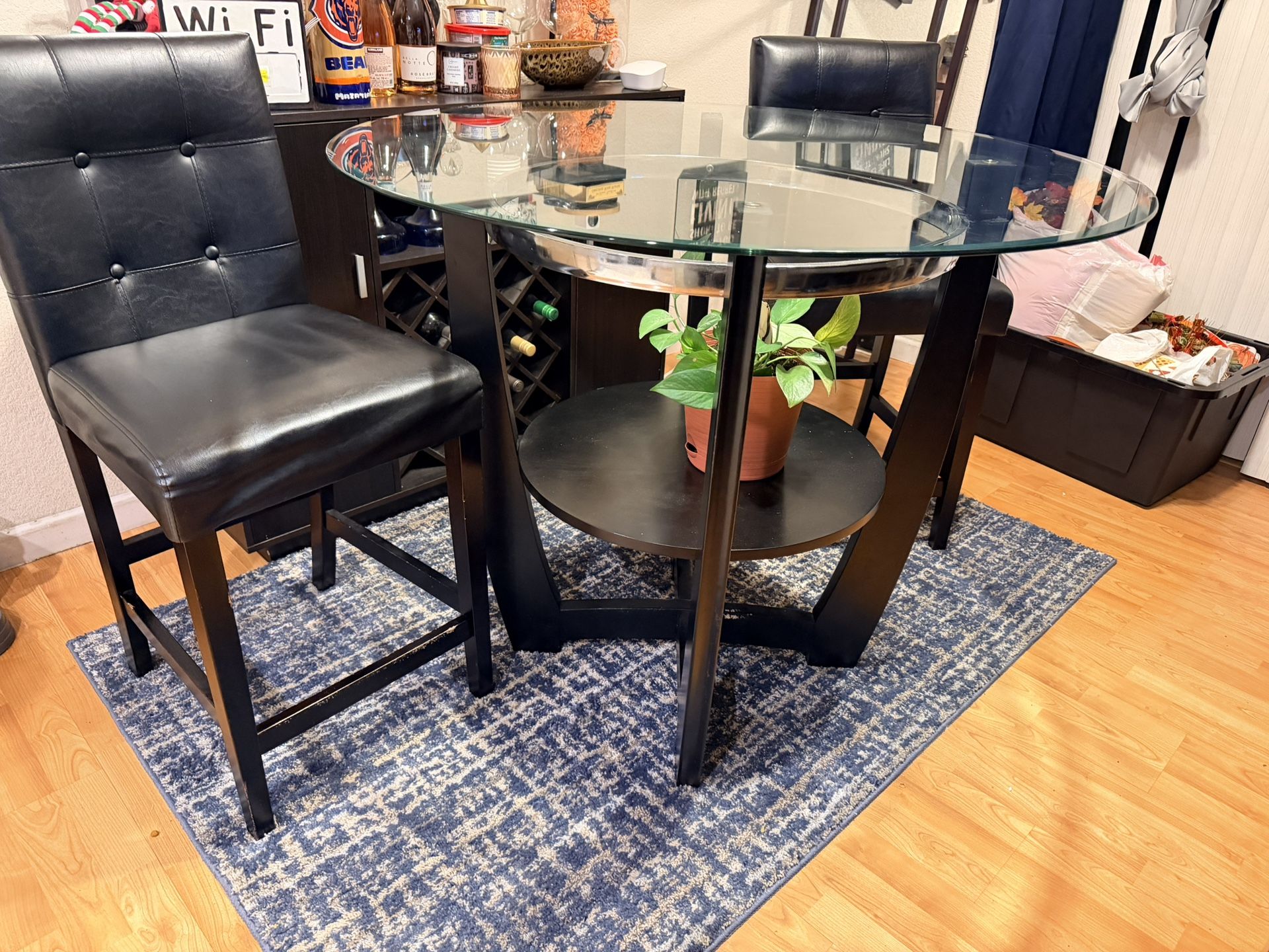 Table And Chairs 