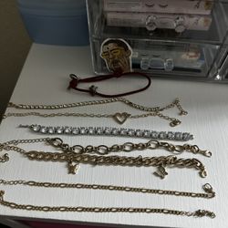 Bracelets ( ALL OF THEM FOR 7$)