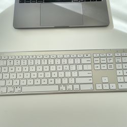 Macally Wireless Bluetooth Keyboard with Numeric Keypad - Multi Device Keyboard for Mac Pro/Mini, Apple iMac, MacBook, Laptop, Computer Windows PC. An