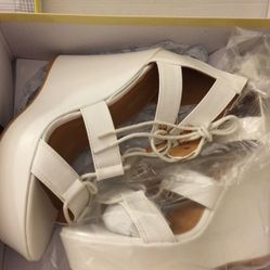 Women Wedges Size 8.5 White