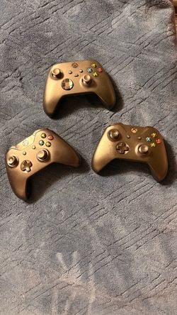 3 Xbox controllers with STICK DRIFT
