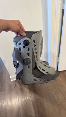 Aircast size small boot