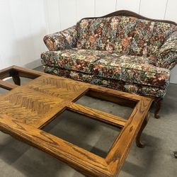 VINTAGE FLORAL LOVESEAT W/ FREE DELIVERY 