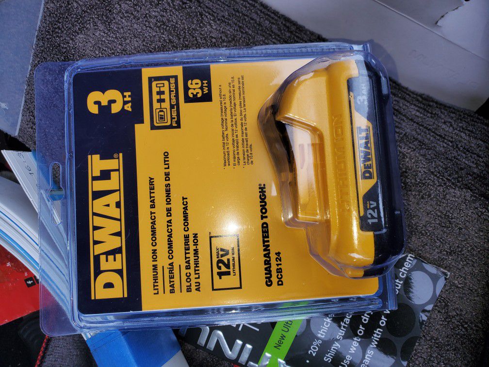 Dewalt 12 volt. 3.0 Dewalt battery Factoy sealed