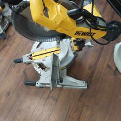 Dewalt 12" Double Bevel Compound Miter Saw