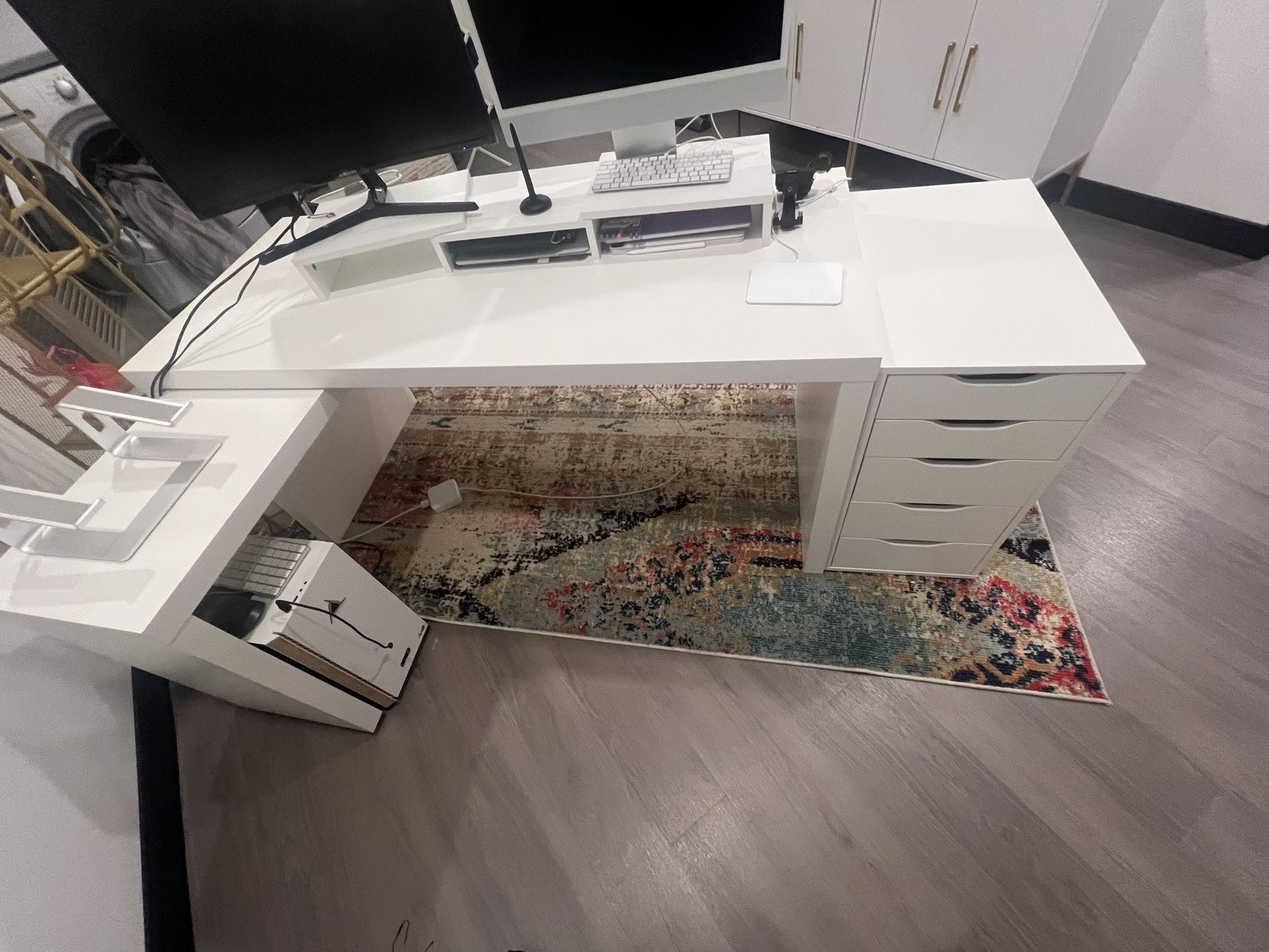 IKEA Corner desk w/pull Out Desk And Storage Side Cabinet