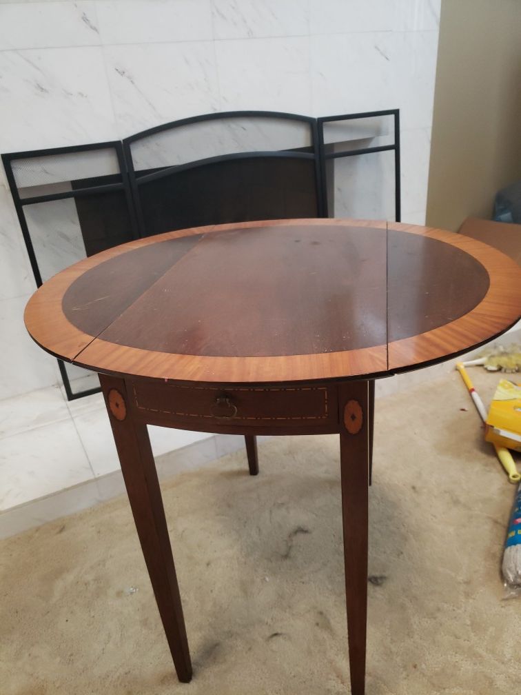 Contemporary Drop Leaf Side Table For Sale In Long Beach CA OfferUp   8ebed991c43149618c6bd1ef3e76ce39 