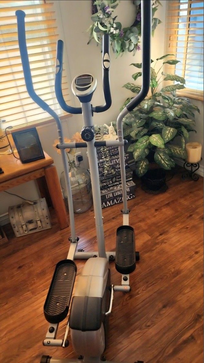 SUNNY- Health & Fitness. ELLIPTICAL EXERCISE EQUIPMENT. EXCELLENT CONDITION!
