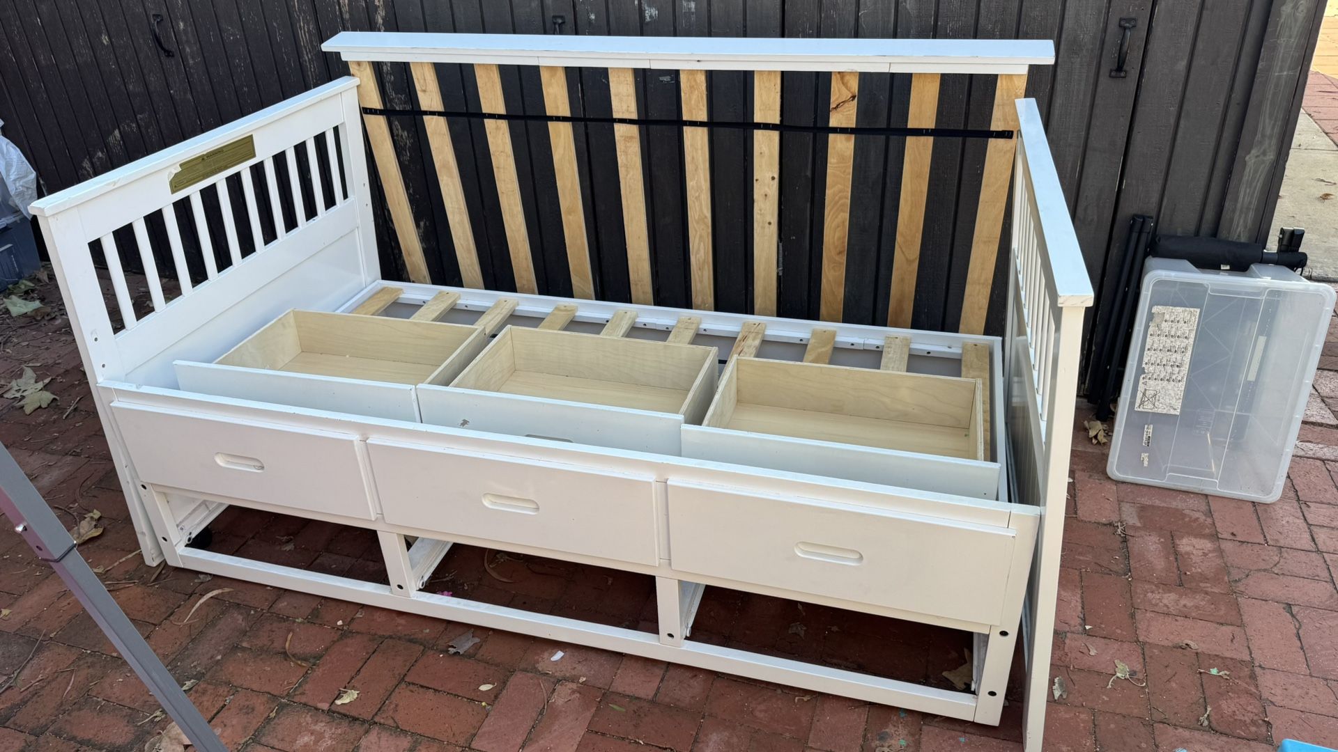 Twin Double Bed HarlowCaptain w/ Storage Trundle