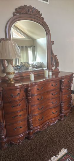 Dresser with 2 nightstands