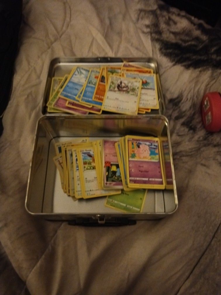 Pokemon Tin Plus 100+ Cards